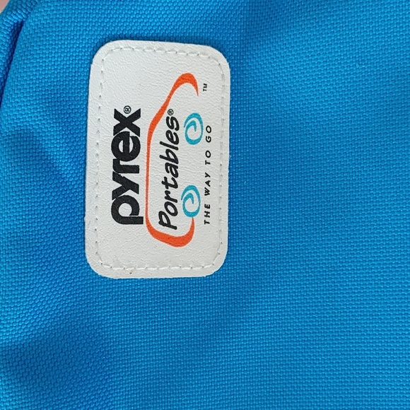 Pyrex portables insulated to go carriers - Picture 10 of 11